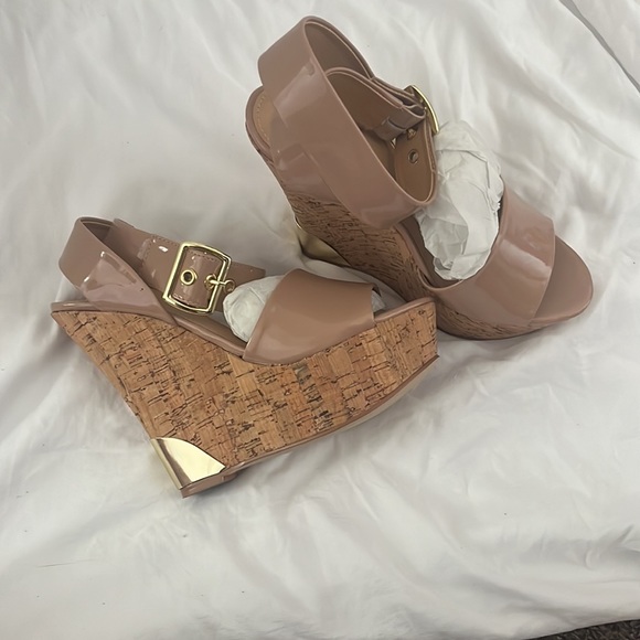 Colin Stuart wedge heels. New with box. - Picture 4 of 8